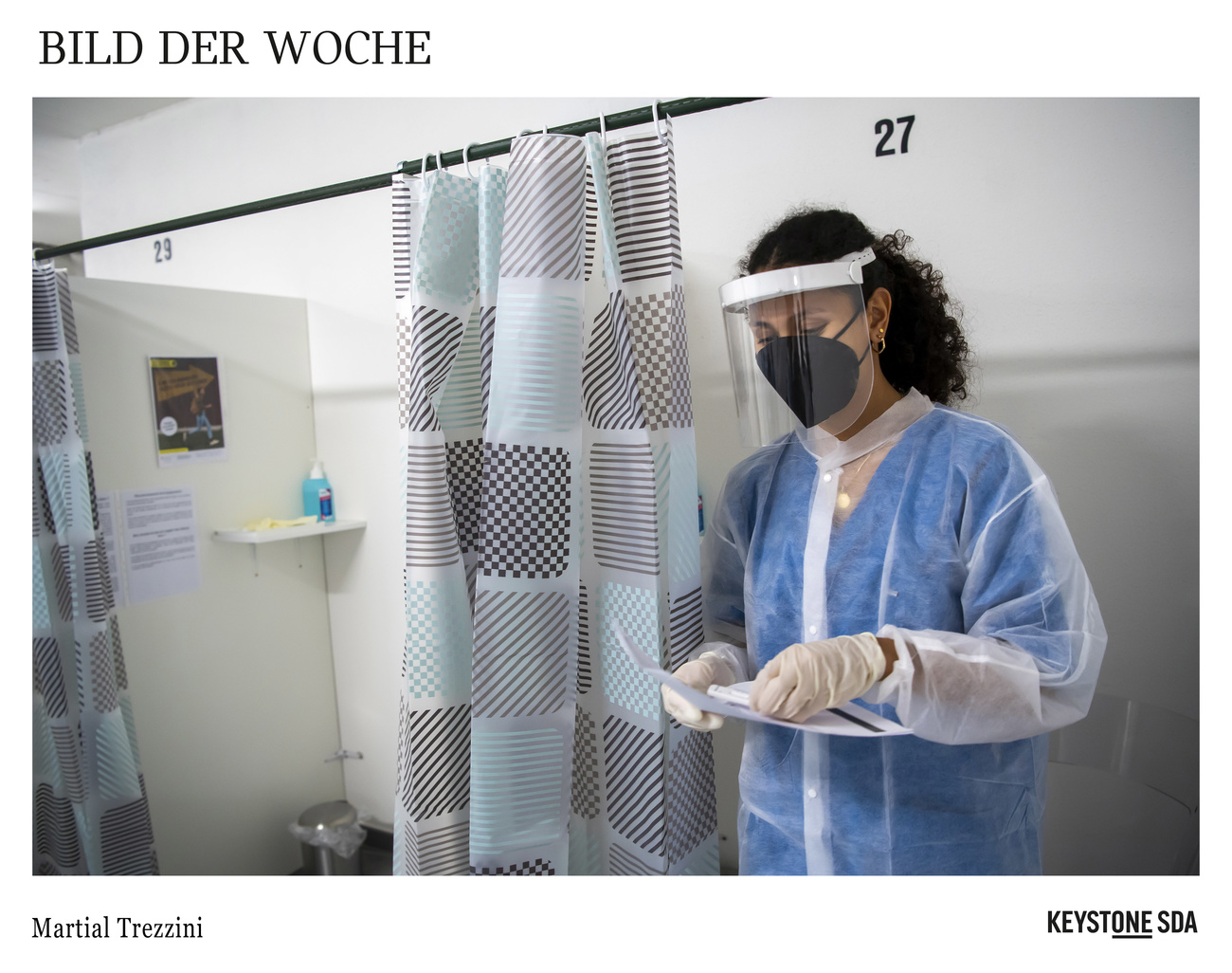 Operatrice sanitaria in centro per test Covid.