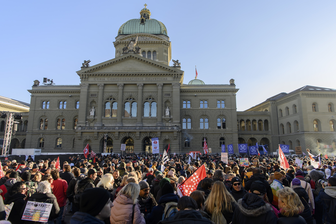 Over 2,000 protesters took part in an anti Covid-19 rally in Bern on Saturday.