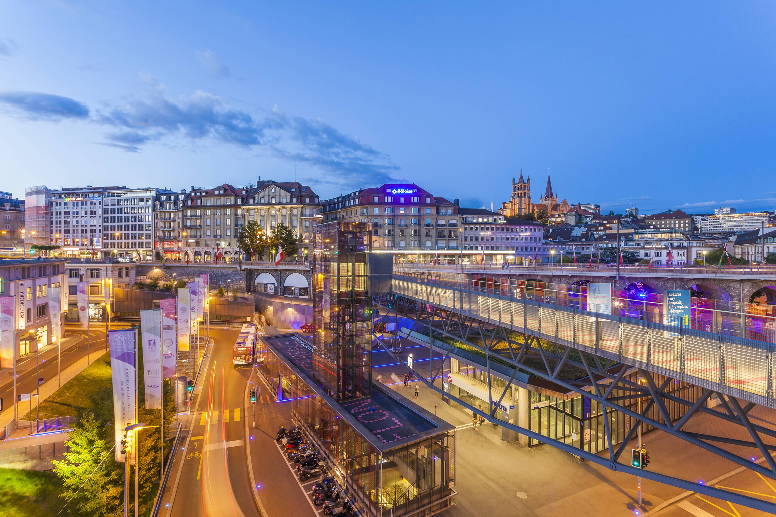 Transeúntes en Lausana