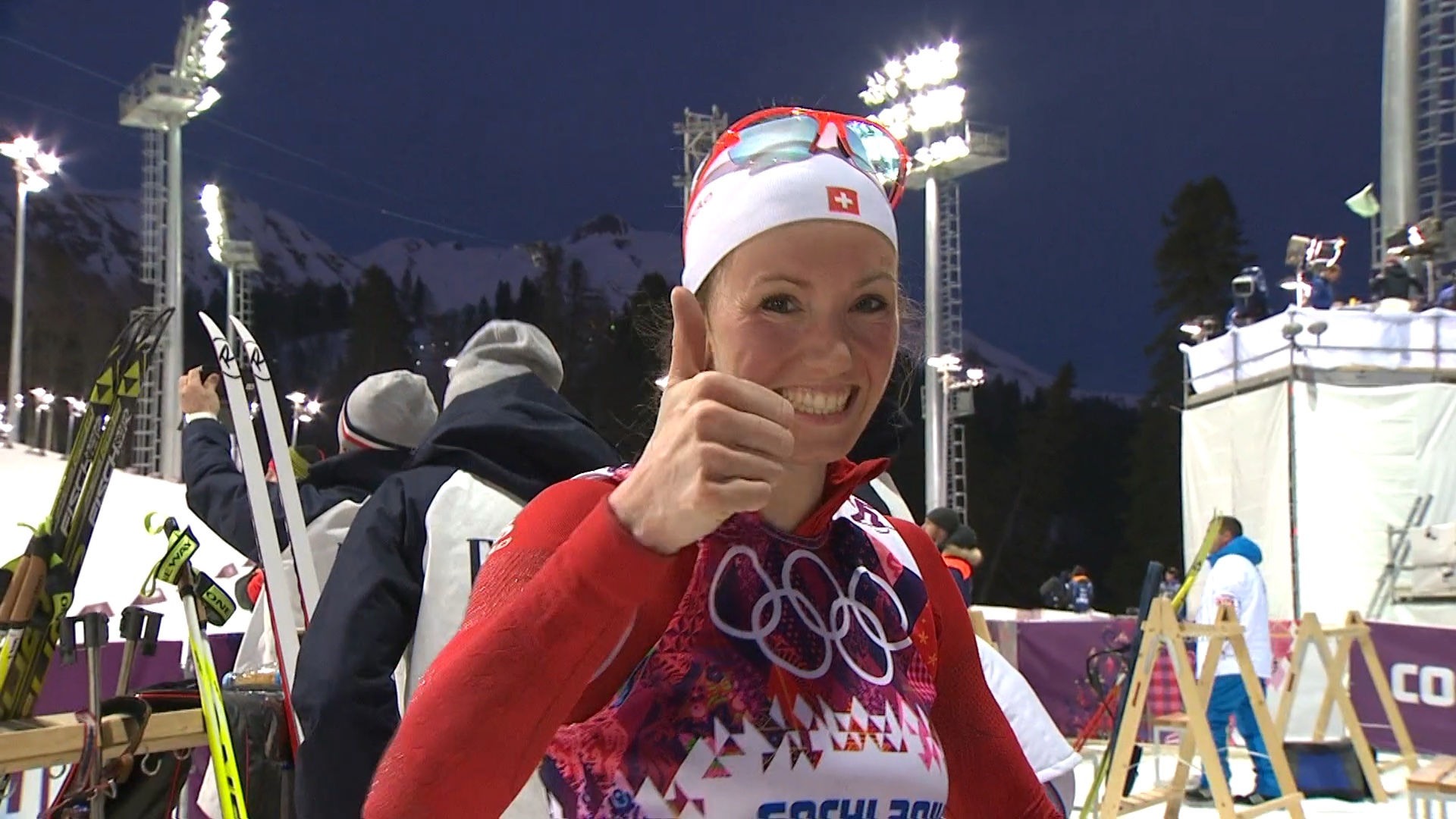 Strahlende Selina Gasparin nach dem Gewinn der Silvermedaille 2014 in Sotschi