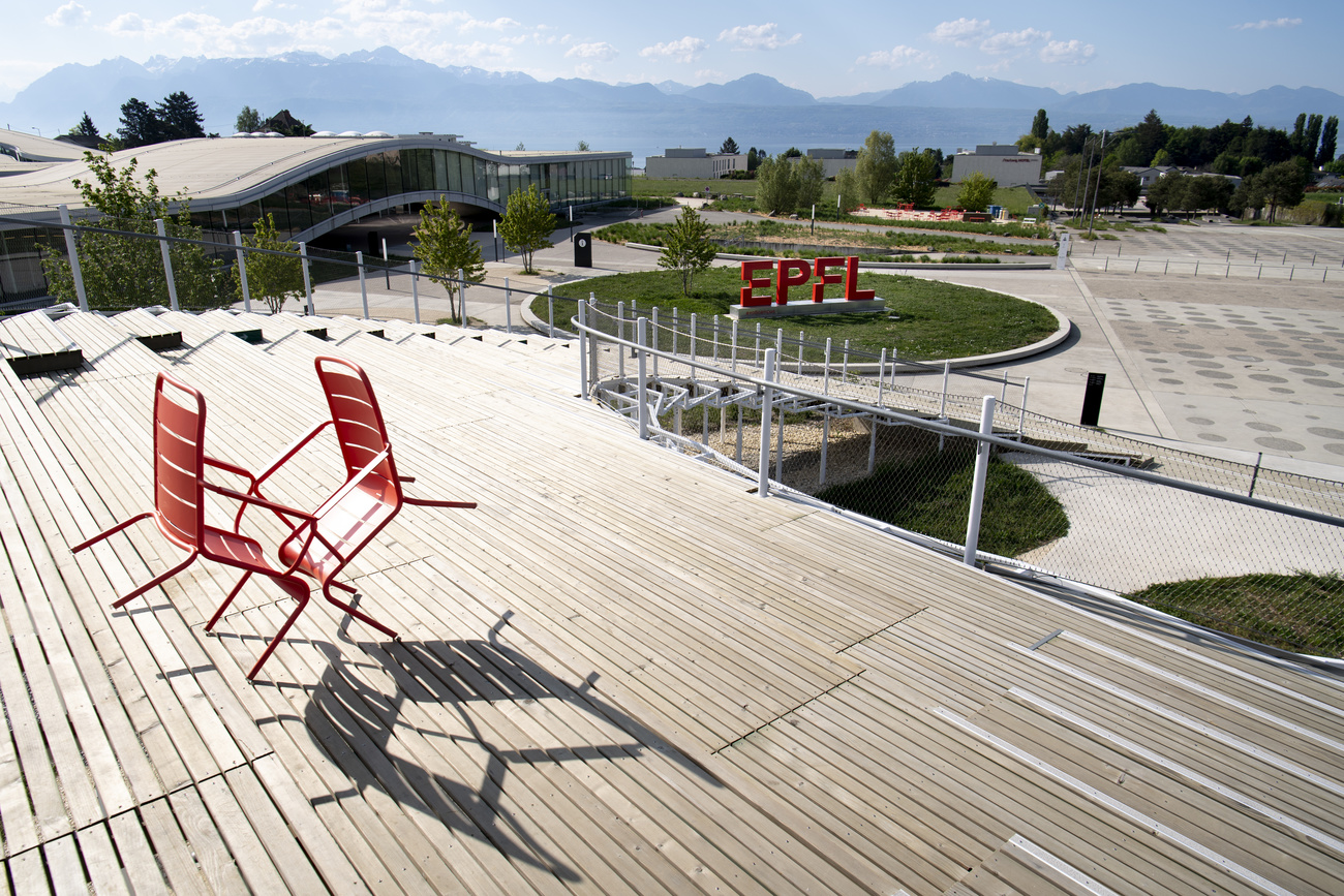 l EPFL à Lausanne