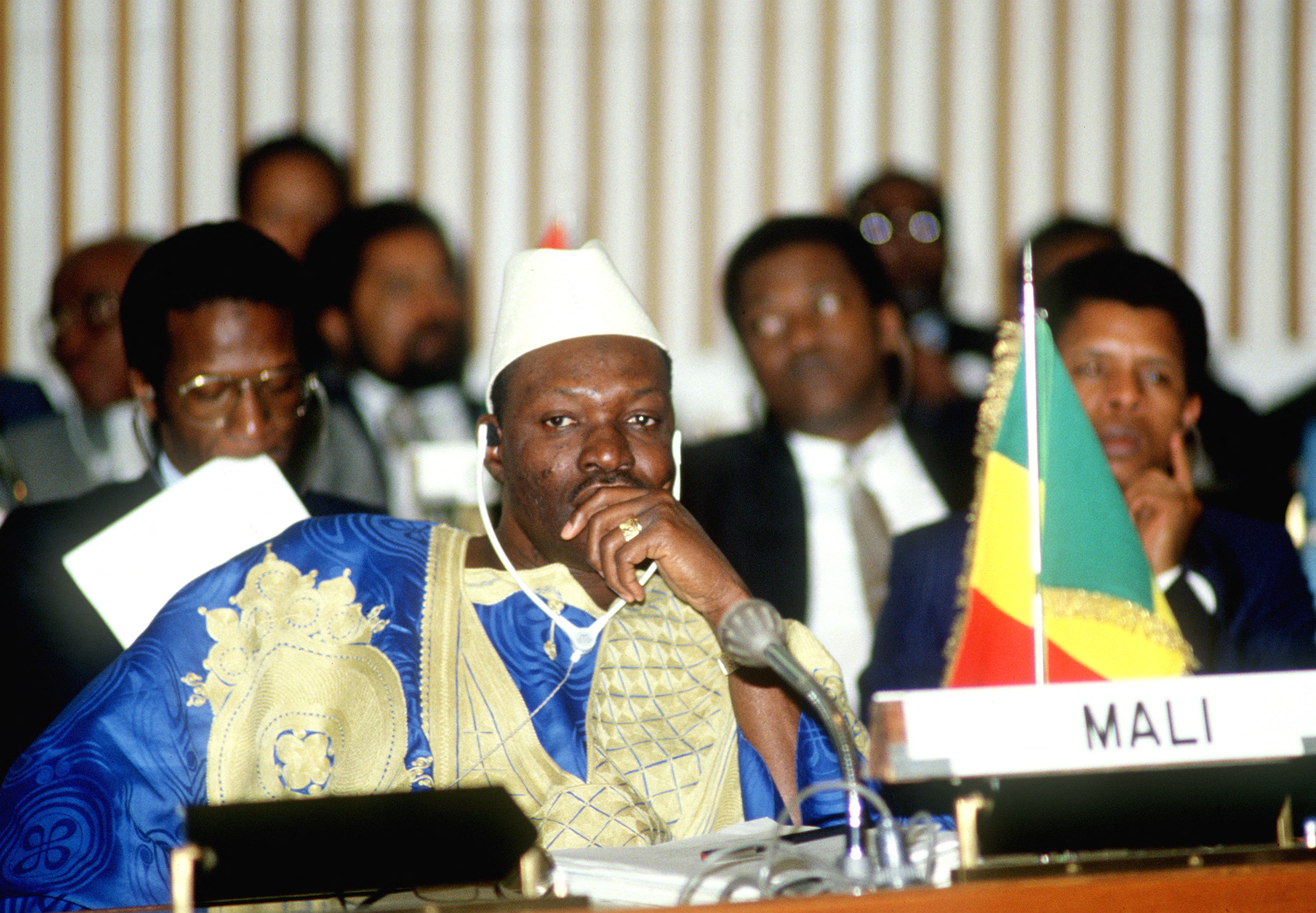 Moussa Traoré en la cumbre de la Organización de la Unidad Africana (OUA) en Addis Abeba, 1985