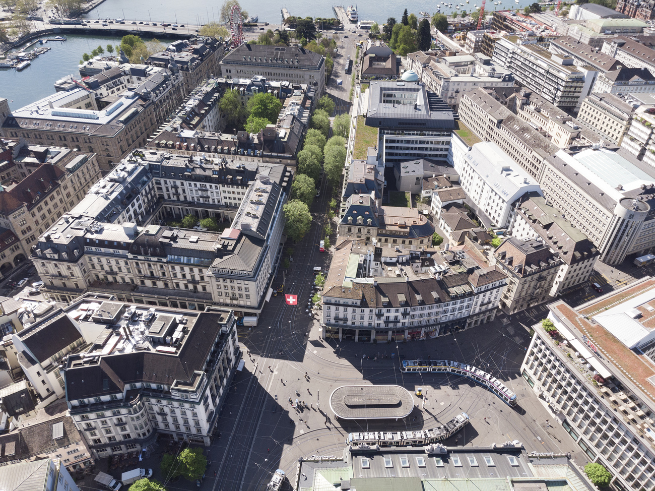 Une vue aérienne de la Paradeplatz à Zurich, haut lieu de la finance en Suisse.