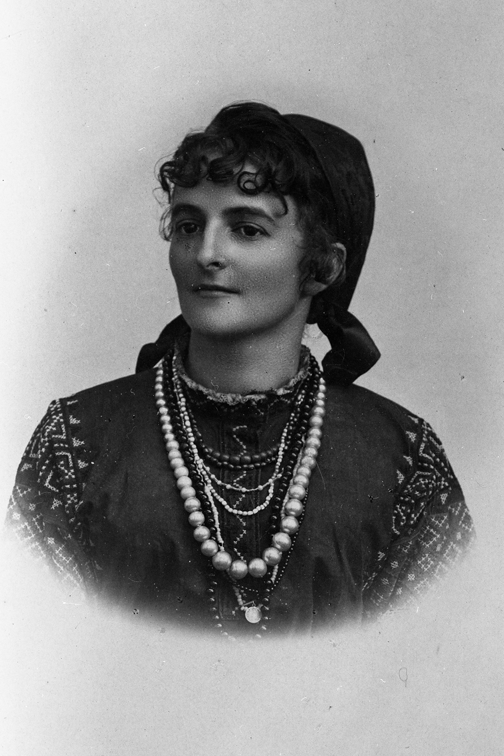Olympe Rittener habillée à la russe