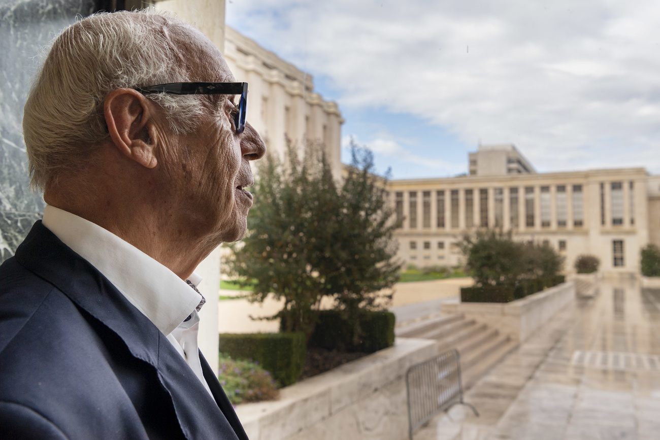 2019: Jean Ziegler frente al Palacio de las Naciones en Ginebra.