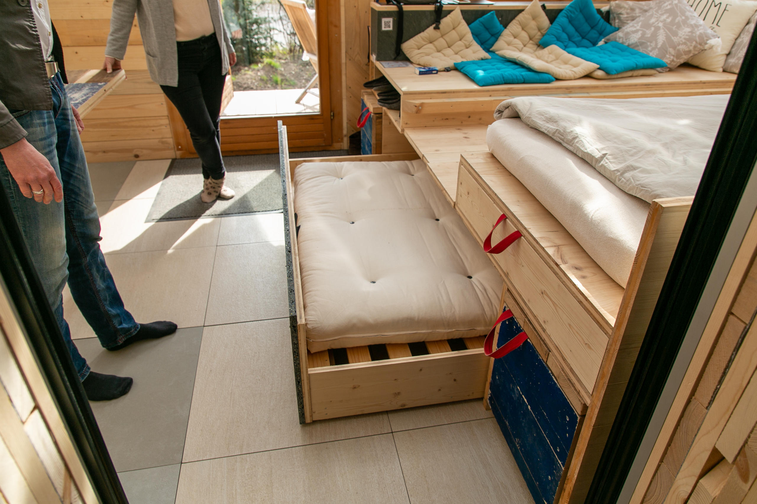 Stauraum unter Bett