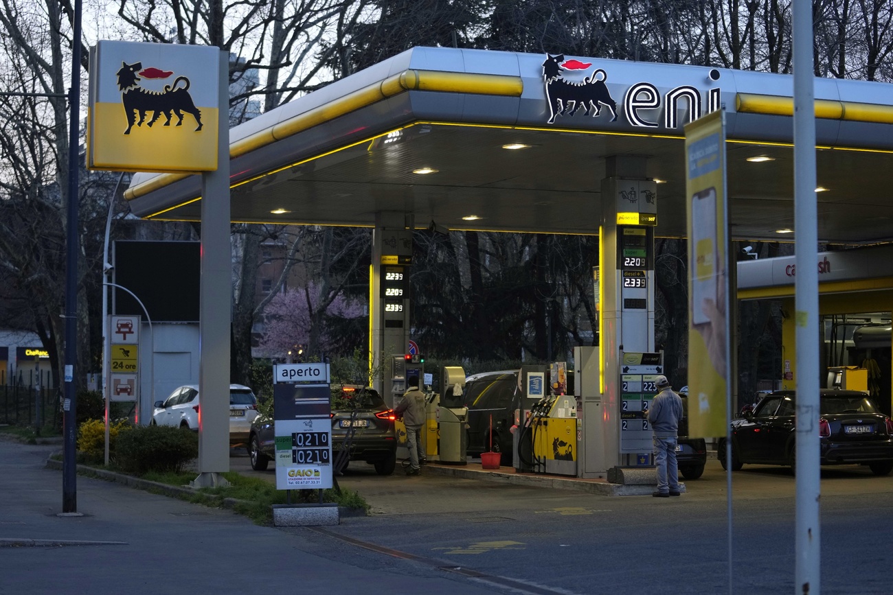 Distributore di benzina in Lombardia.