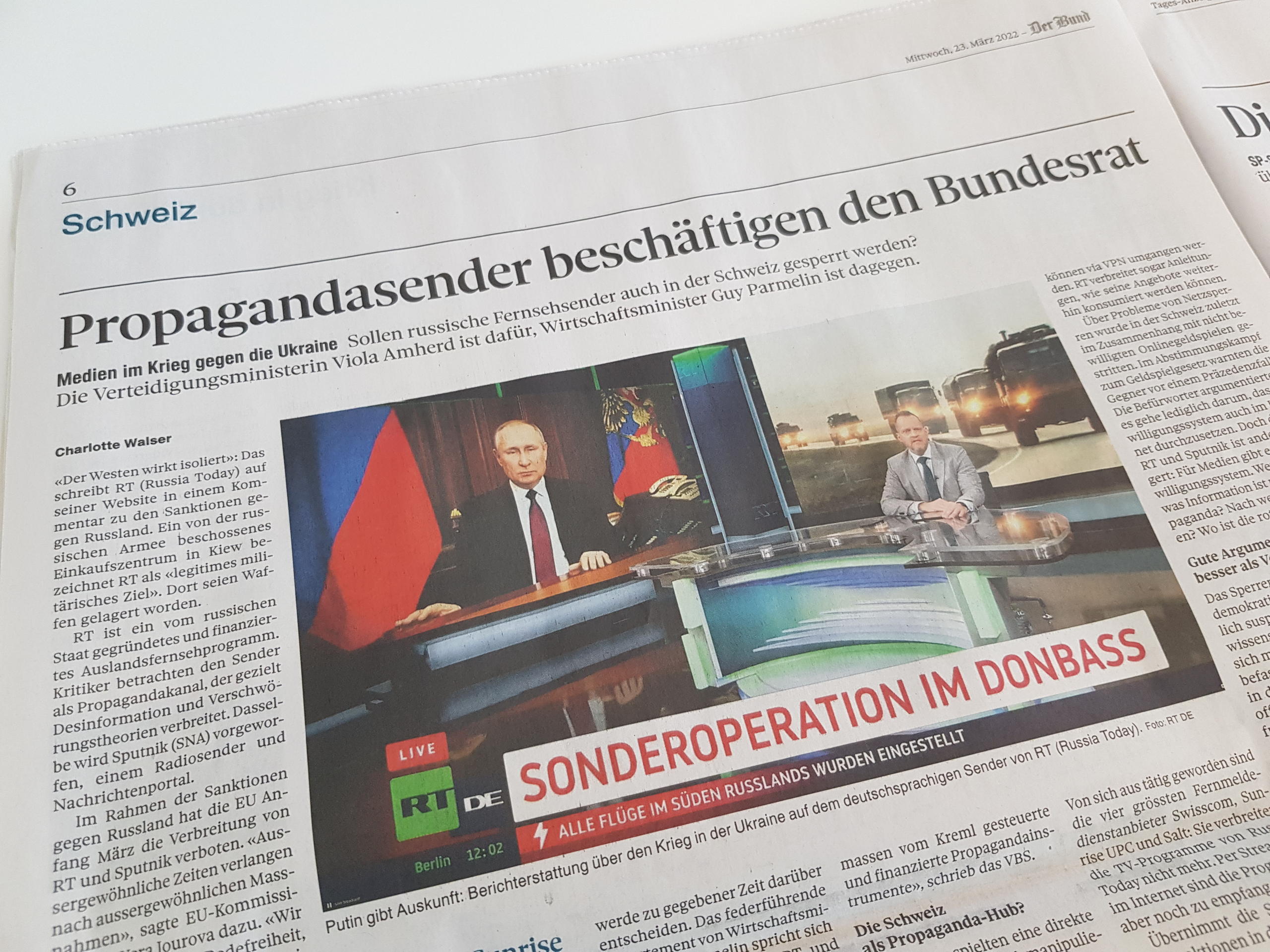 Foto einer Zeitungsseite aus Der Bund