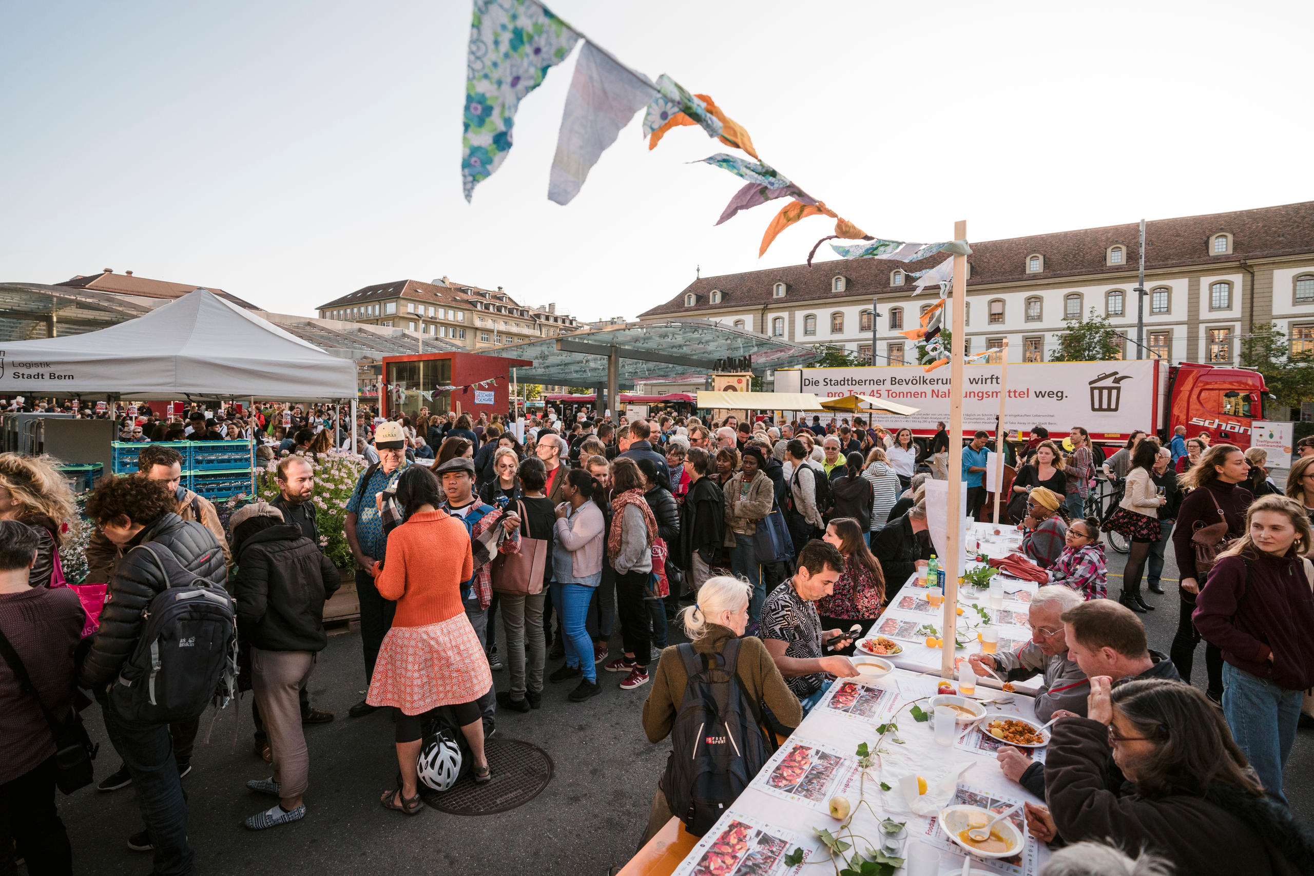 在瑞士的各個城市都會舉行Foodsave宴會。私人註冊之後，可獲得foodwaste.ch和其他項目的支持，自己組織活動：同專業廚師一起，用本來會被丟棄的食物烹飪出美味菜餚。