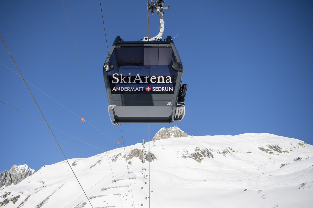 Una cabina degli impianti di risalita di Andermatt-Sedrun.