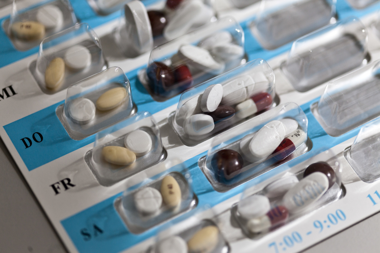 blister con pastiglie suddivise per giorni e orari