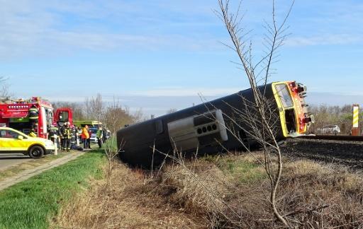 Cinco muertos en una colisión entre un tren y un vehículo en Hungría ...