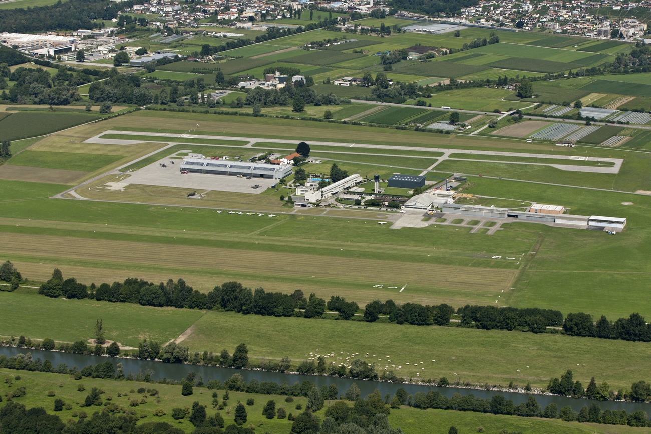 Aeroporto in una pianura