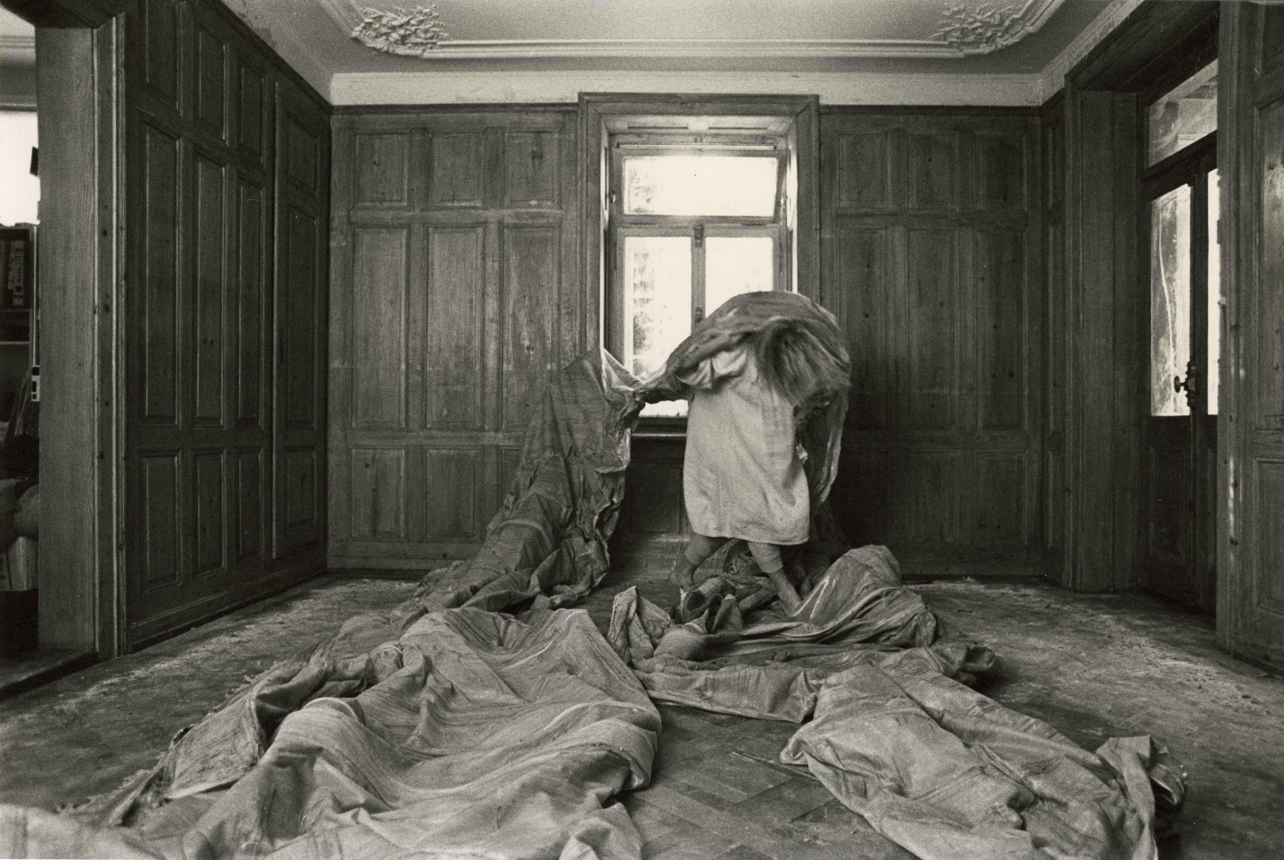 هايدي بوخر في أثناء عملية سلخ حجرة السادة، 1978