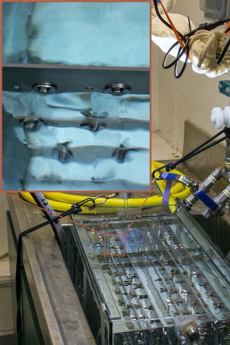 Incubating plastics in continuously flowing seawater