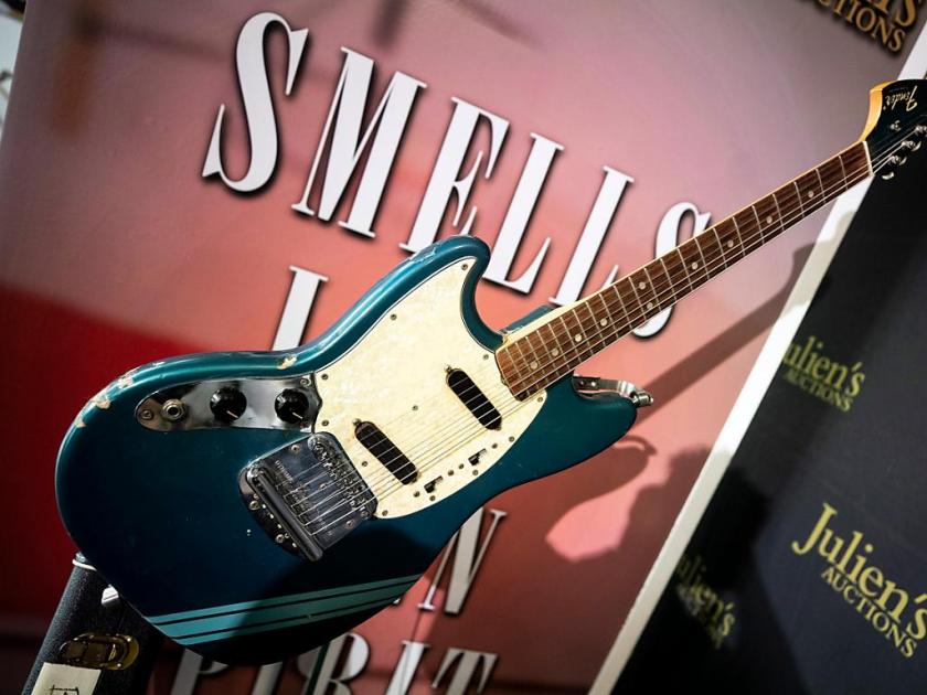 Chitarra di Kurt Cobain venduta all'asta per 4,5 milioni dollari - SWI swissinfo.ch