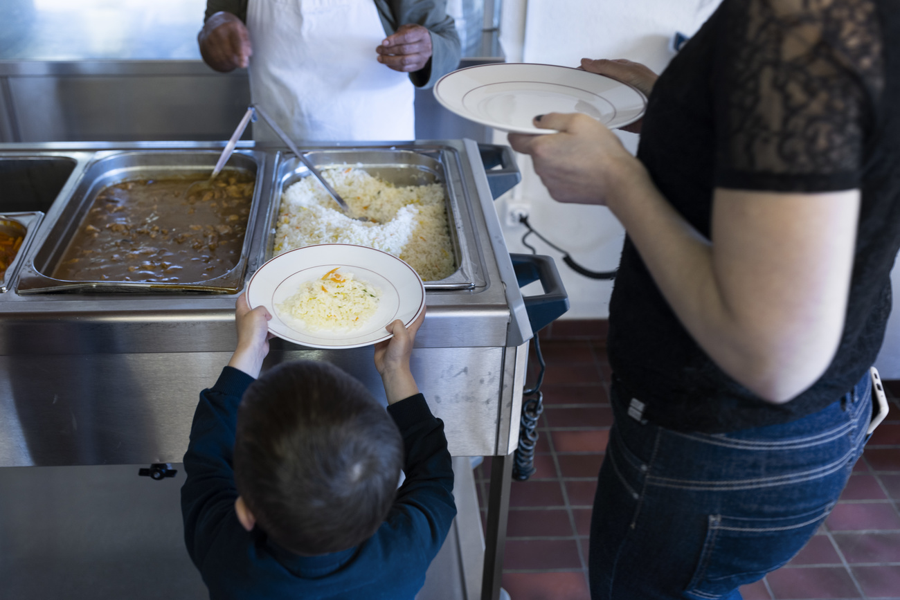 Ukrainian refugees being fed in Switzerland