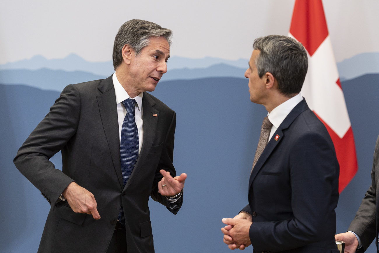 Cassis e Blinken (sinistra) nel corso del vertice internazionale dello scorso 15 giugno a Ginevra.