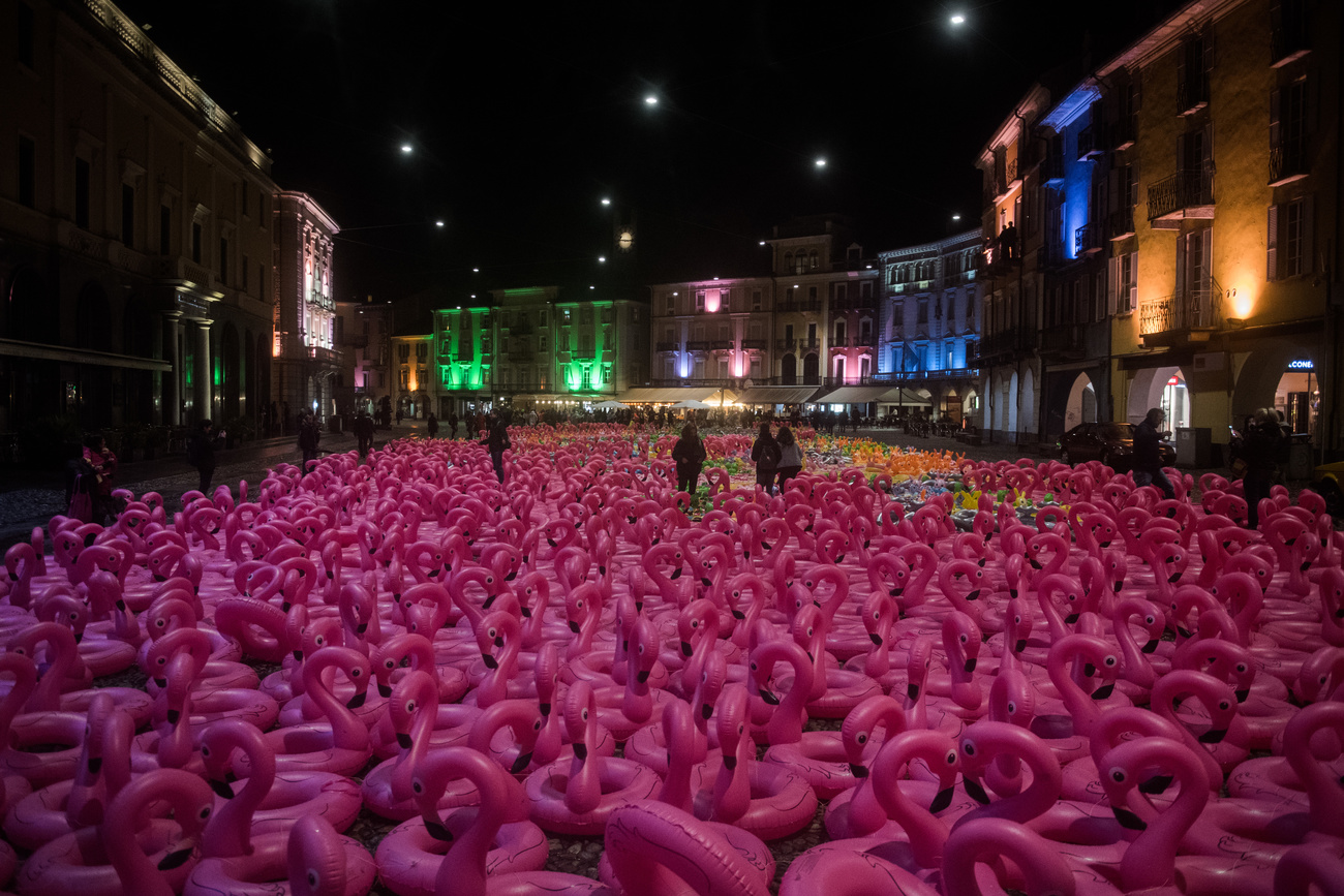 Apolide, piazza Grande, Locarno