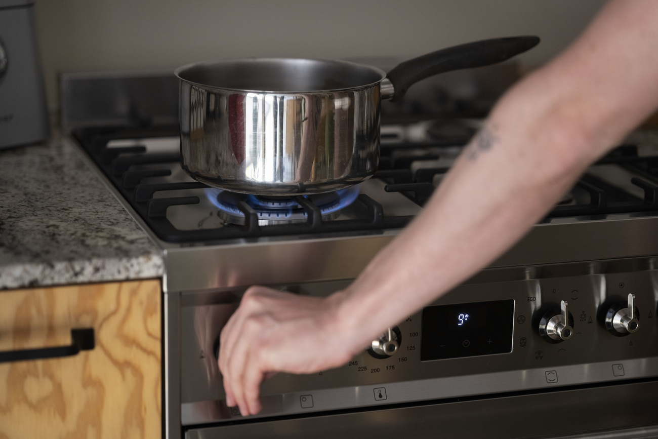 Une cuisinière au gaz