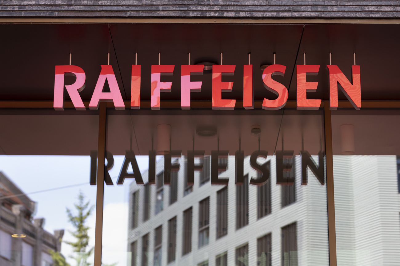 Raiffeisen-Logo am Hauptgebäude