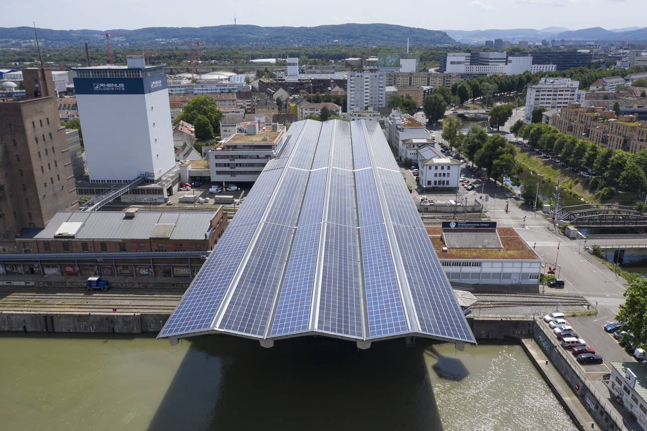 Painéis solares em edifícios longos