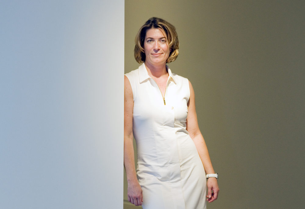 Persona in posa con versito bianco