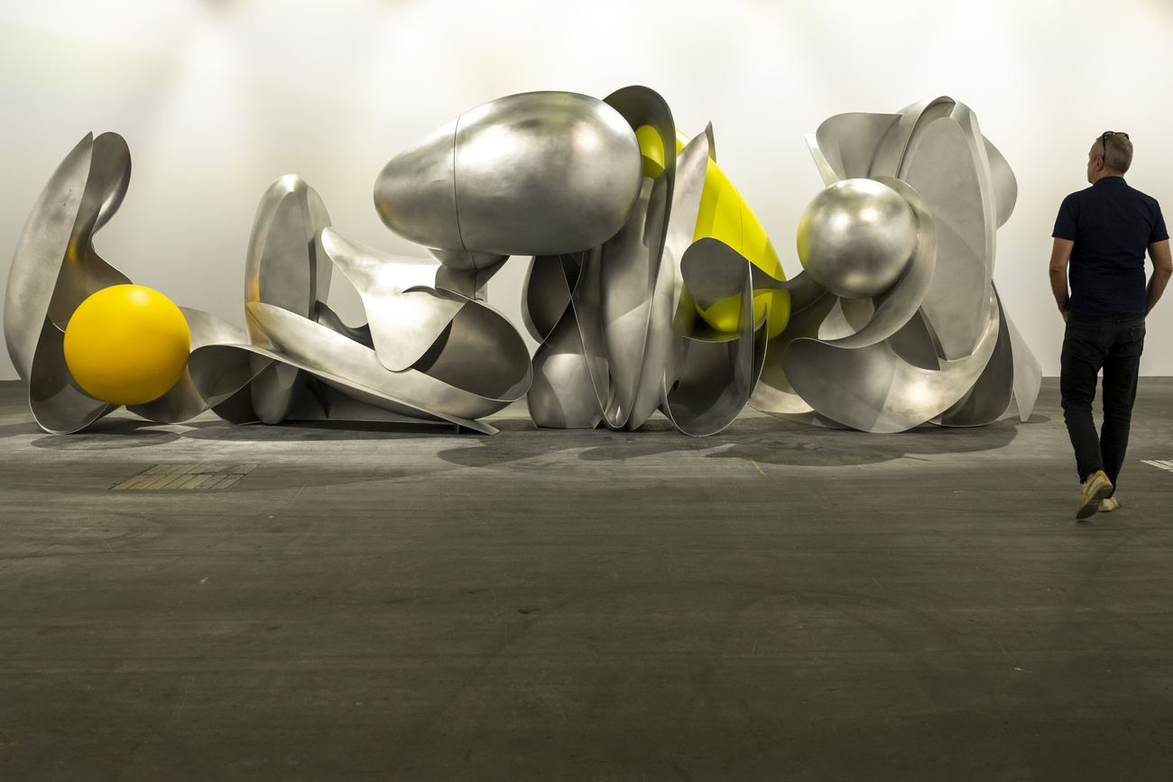 The sculpture Dimension (2021) by Chinese artist Liu Wei