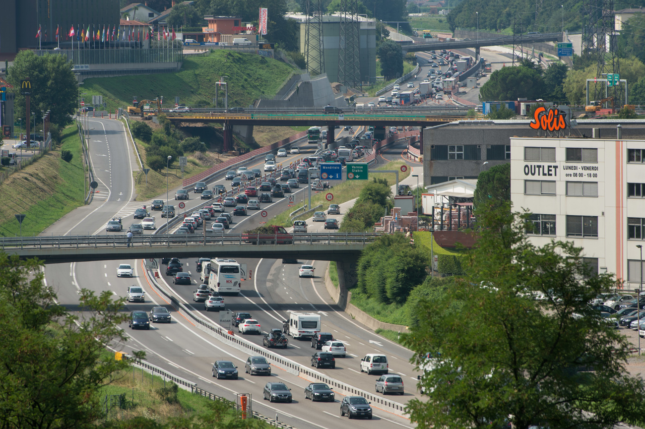 Autostrada A2 all altezza di Mendrisio.