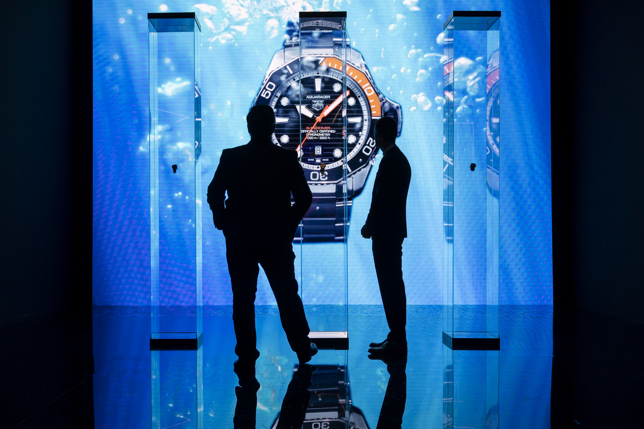 Besucher auf der Watches and Wonders GENEVA in Genf, Schweiz