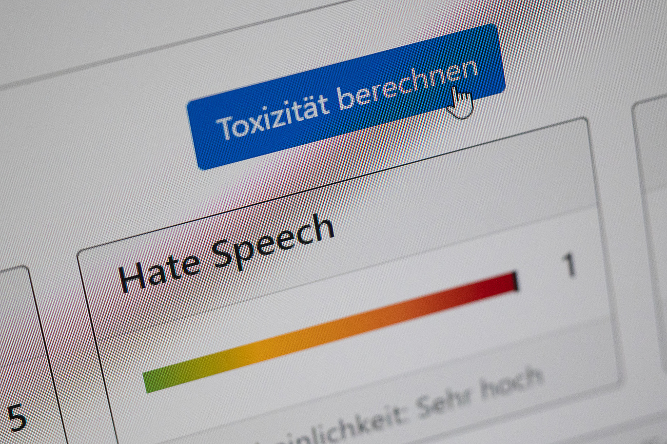 Desktopoberfläche mit einem Barometer für Hate Speech