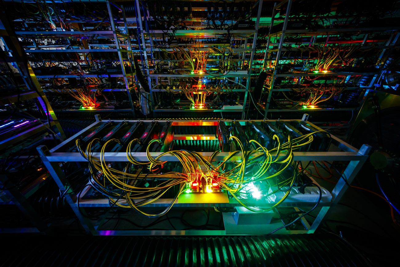 Bitcoin mining apparatus
