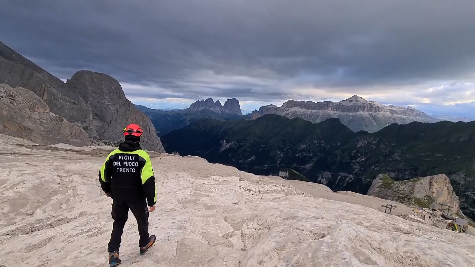 Operazioni di soccorso complicate sulla Marmolada.