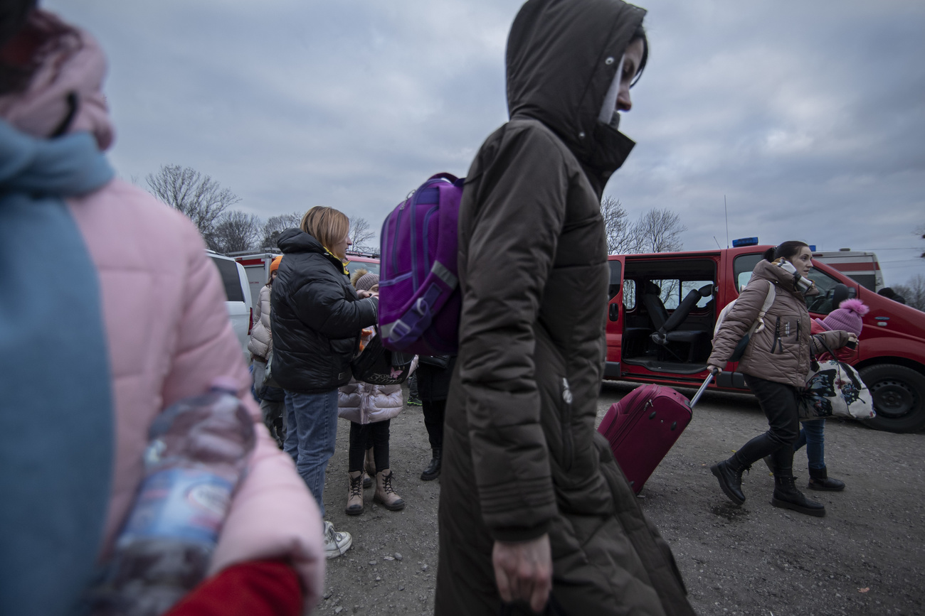 Femmes et enfants quittant l Ukraine