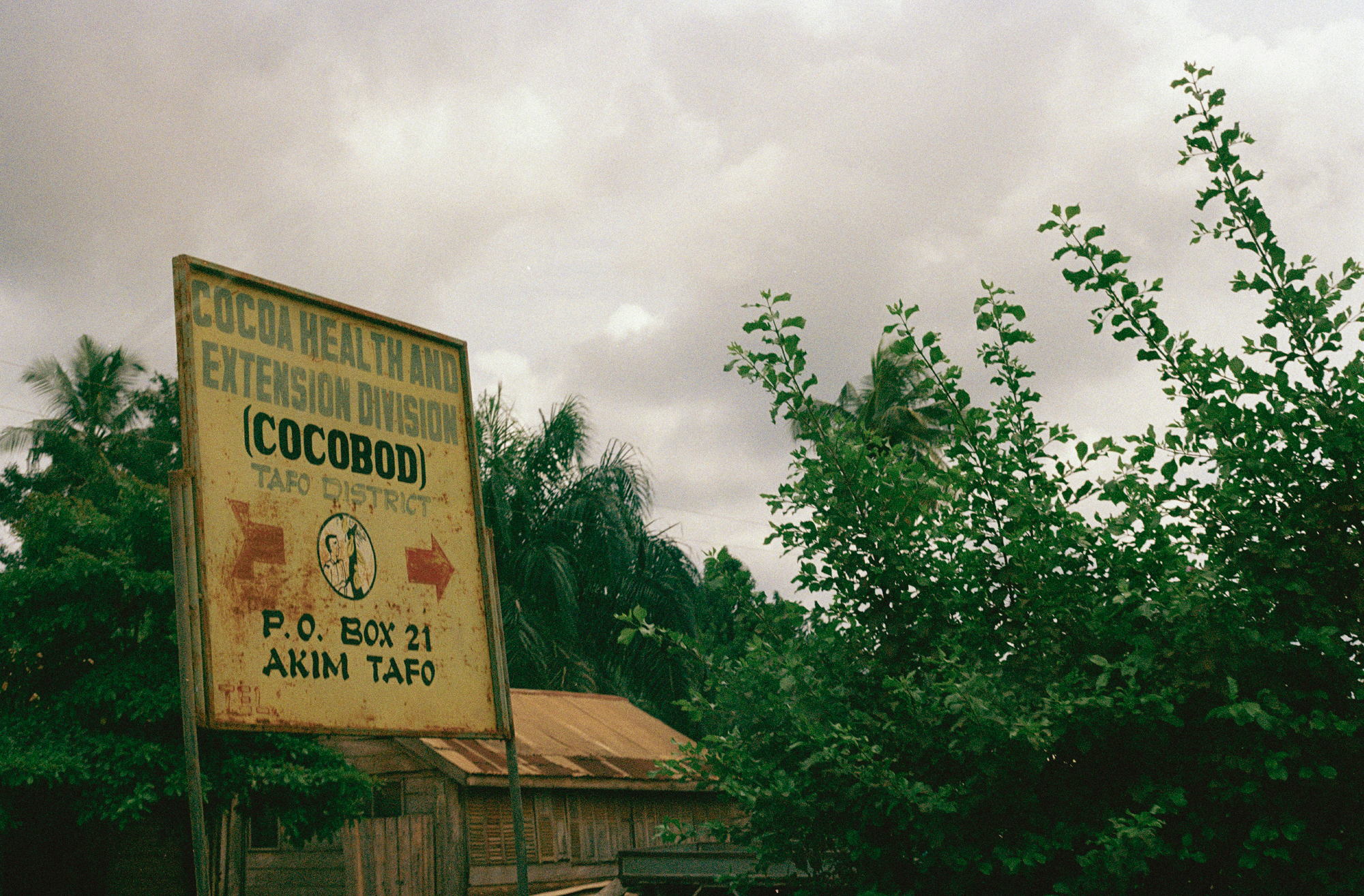 Panneau avec l inscription COCOBOD