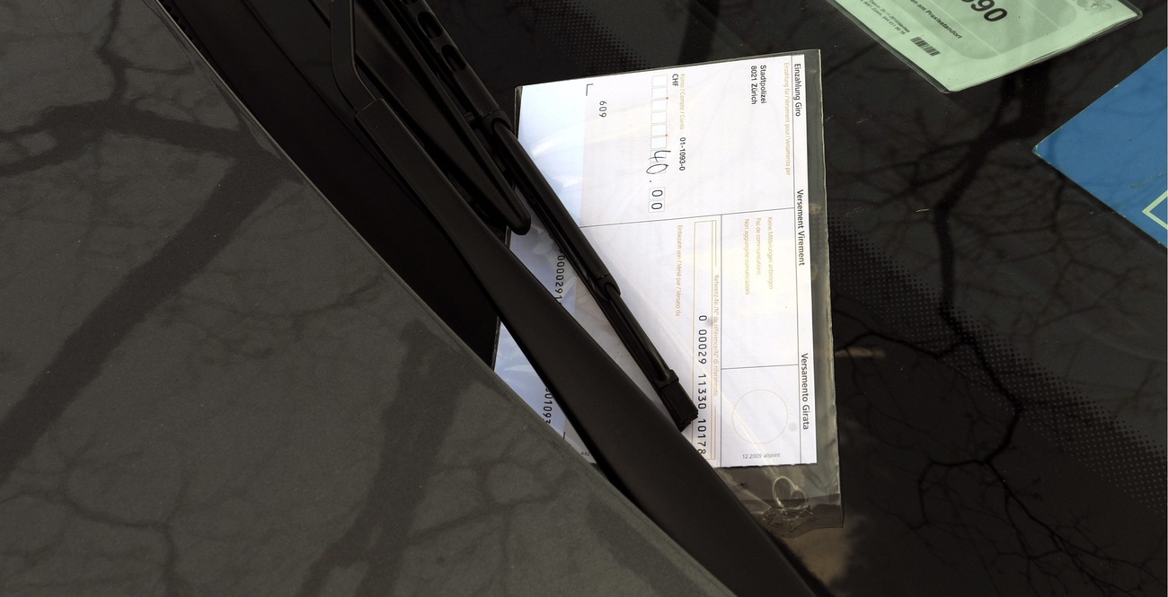 Multa sul parabrezza.