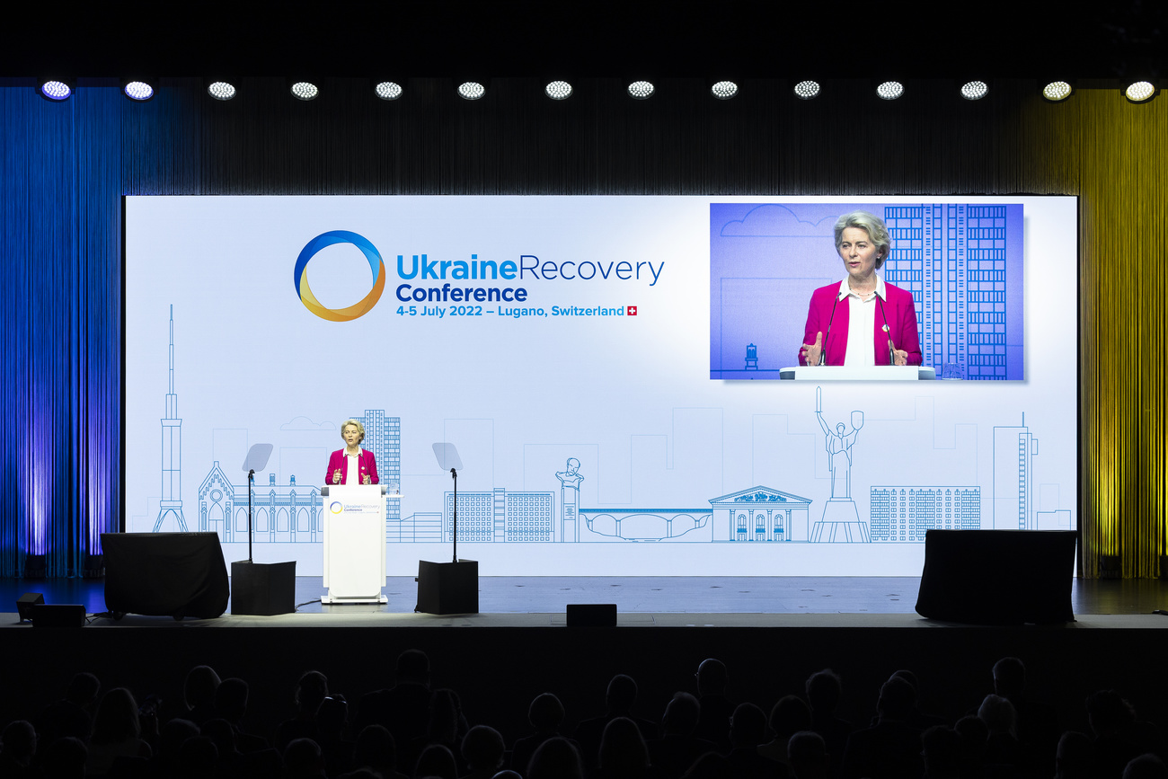 Ursula von der Leyen durante la Conferenza di Lugano.