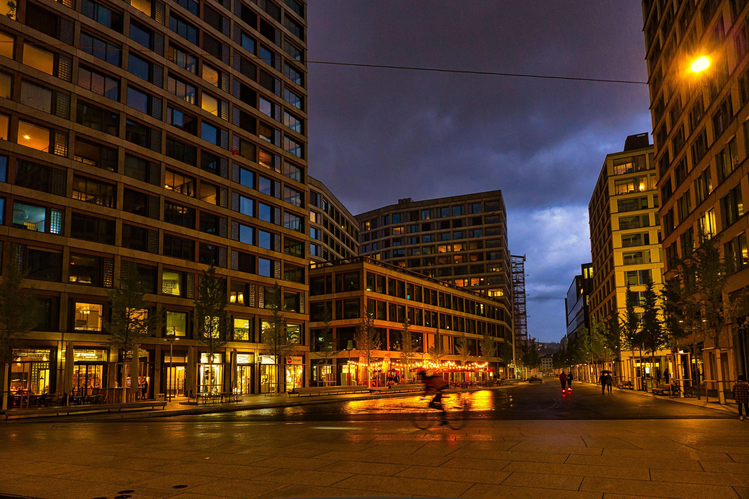 Rue d une grande ville de nuit