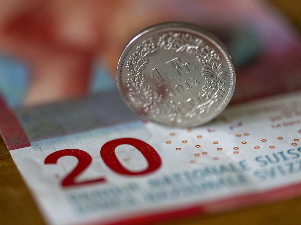 近十二分之一的瑞士人在家存放大量现金，甚至是全部个人资产。