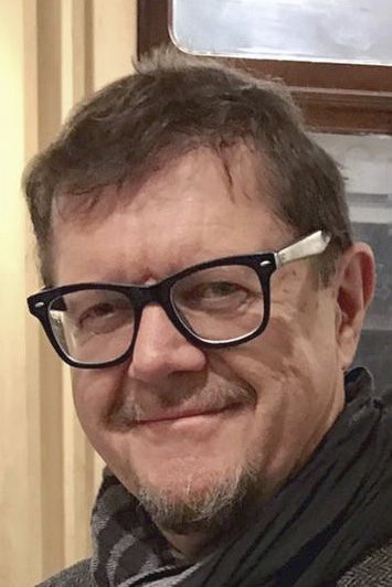 Portrait d un homme barbu avec des lunettes