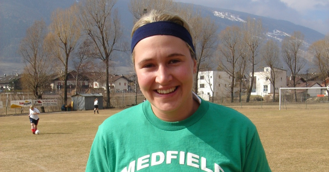 Larissa Bieler beim Fussballspielen