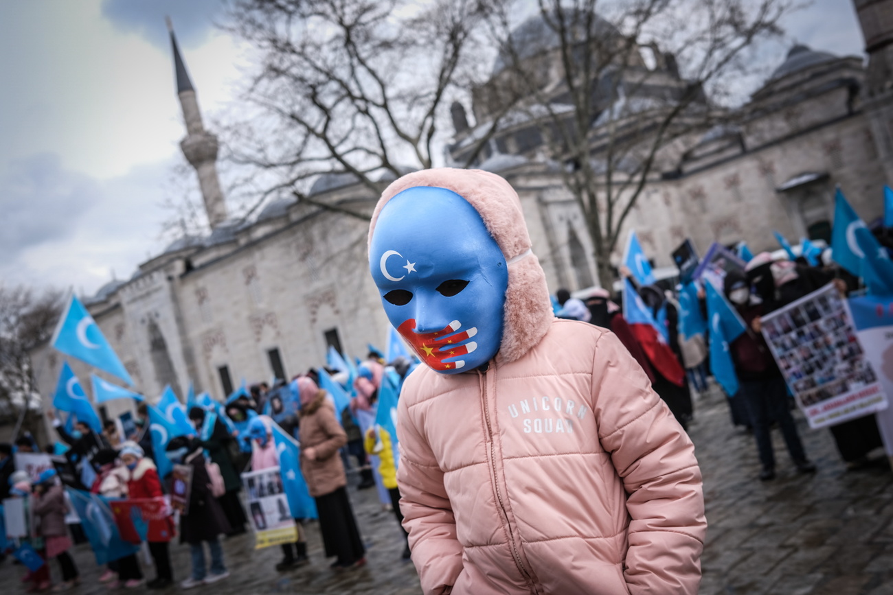 2021年3月，维吾尔穆斯林在土耳其抗议中国政府在新疆对其族裔亲属的所作所为。