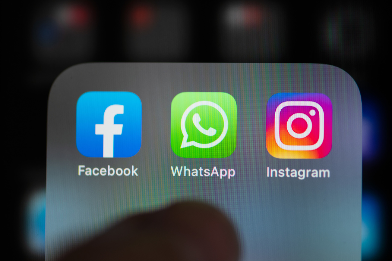 Facebook, Whatsapp Instagram logos