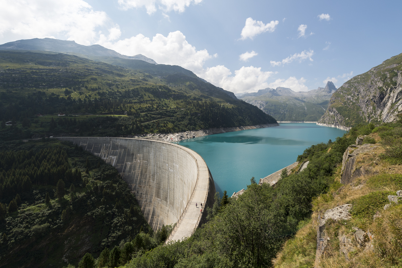 Barragem hidrelétrica na Suíça