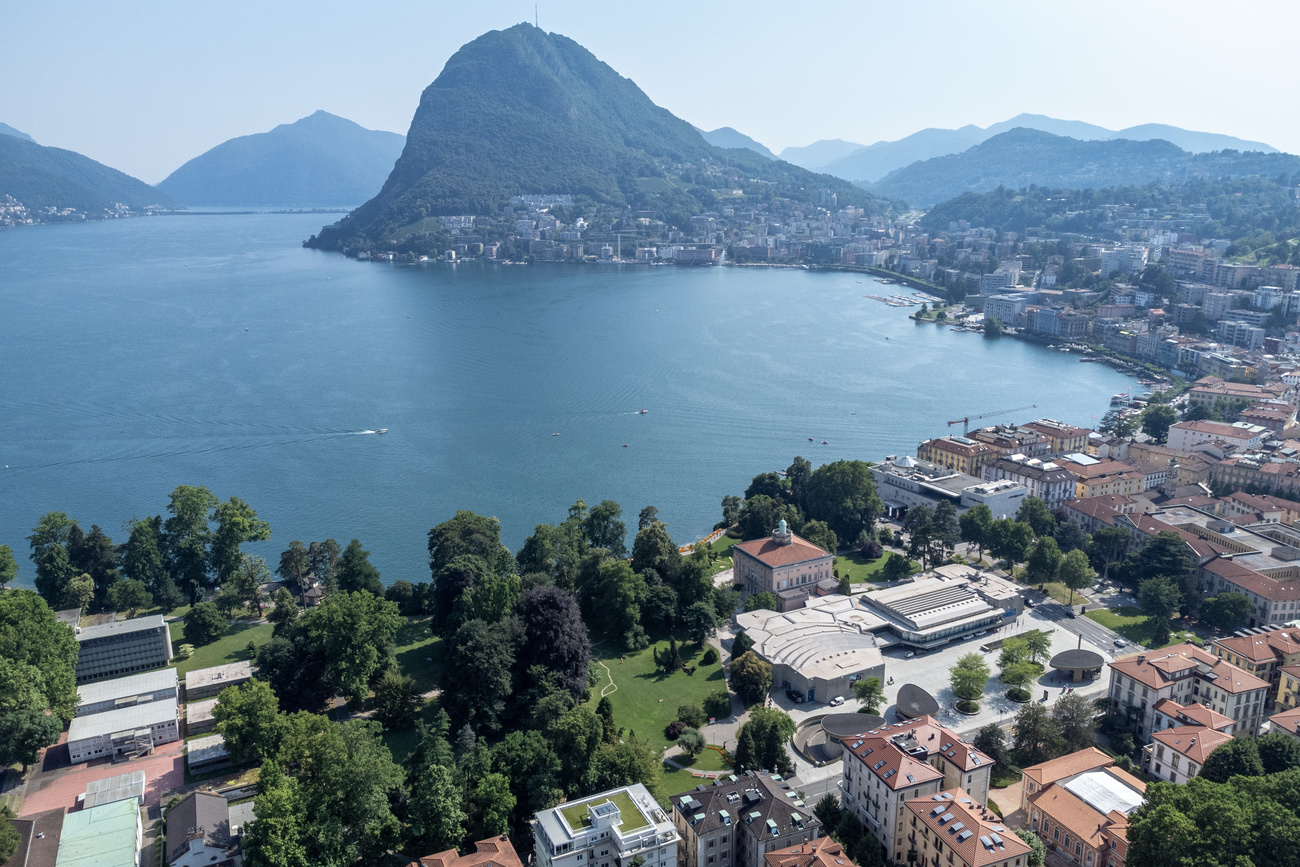 vista aerea su Lugano
