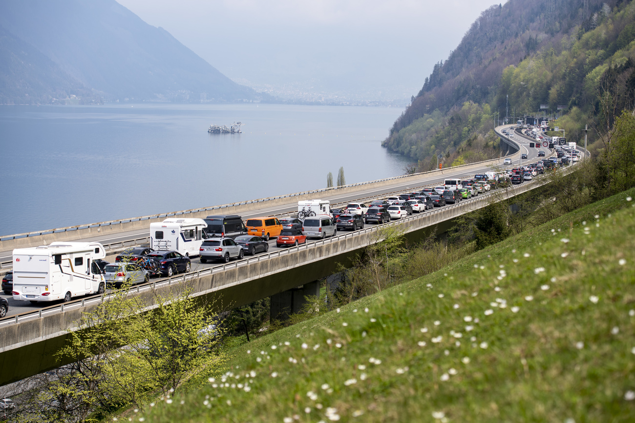 瑞士大约三分之一的温室气体排放来自运输业，不包括国际空运及海运。