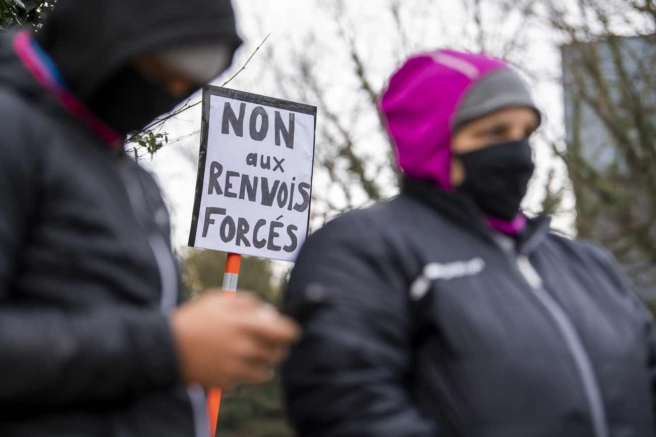 Protesta por repatriaciones forzadas.