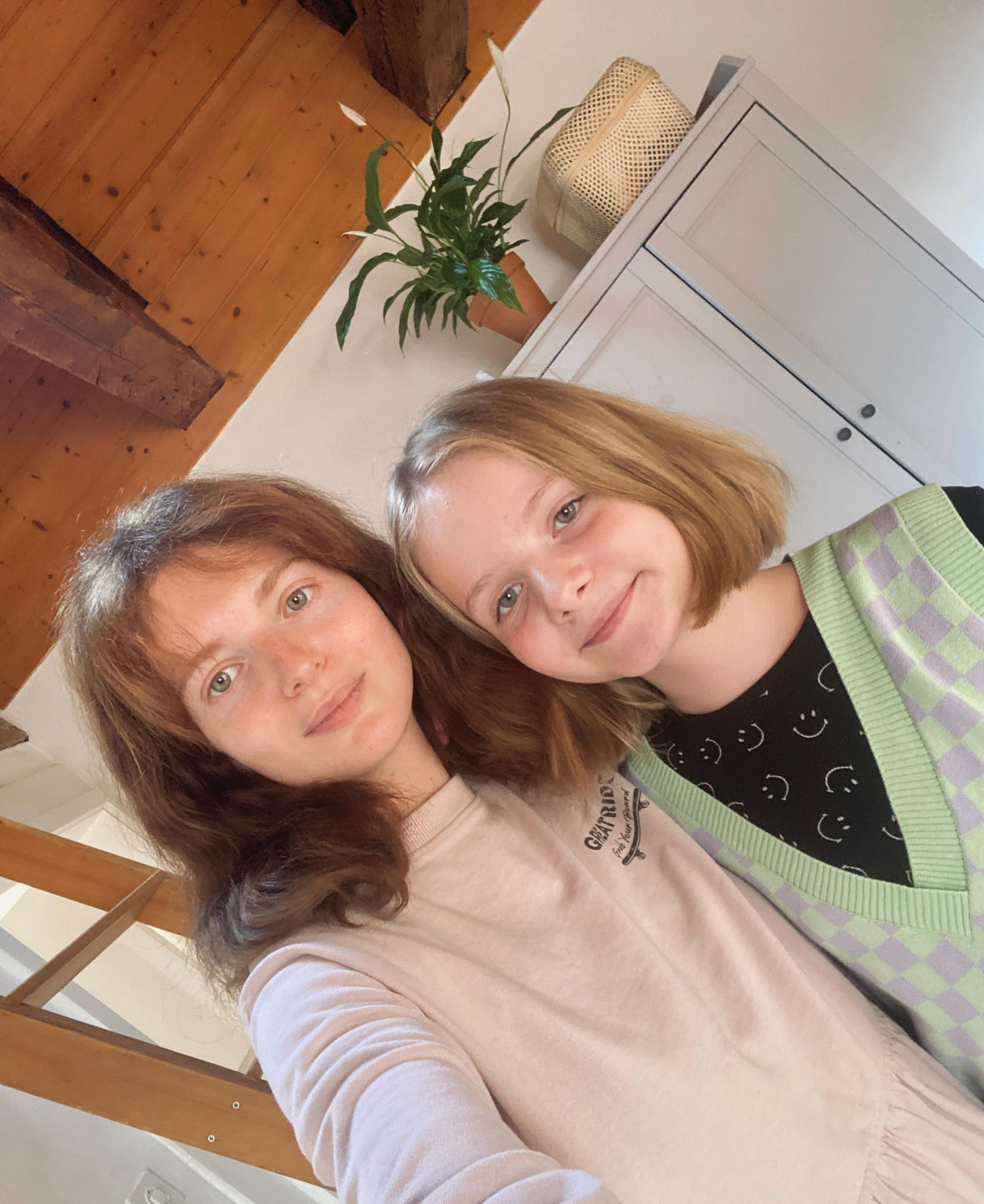 Viktoriia und Polina in ihrem neuen Zuhause