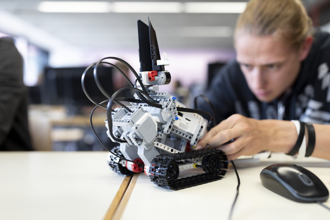 Lego Inovation Swiss innovation body supports 53 projects - SWI swissinfo.ch