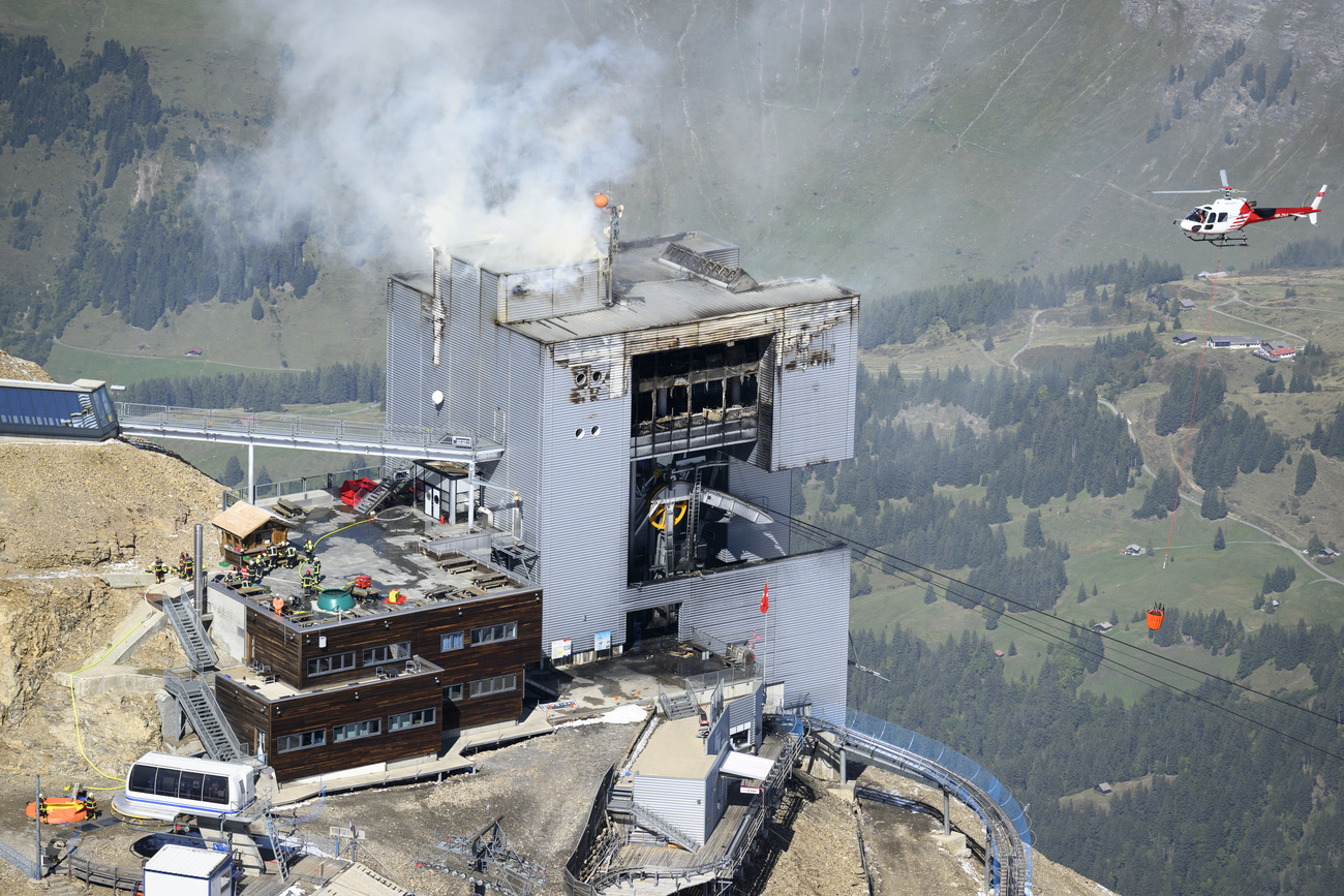 L incendie à la station supérieure de Glacier 3000.